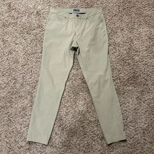 Men’s VRST khaki pants